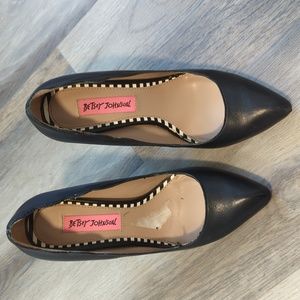 Betsey Johnson Black Pumps